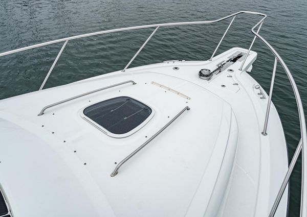 Boston-whaler 345-CONQUEST image