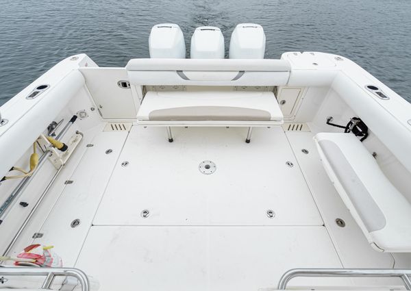 Boston-whaler 345-CONQUEST image