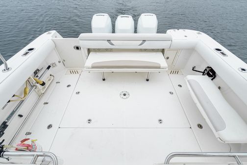 Boston-whaler 345-CONQUEST image