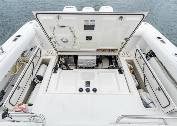 Boston-whaler 345-CONQUEST image