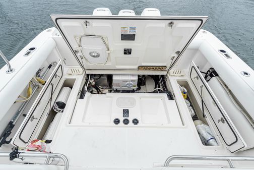 Boston-whaler 345-CONQUEST image