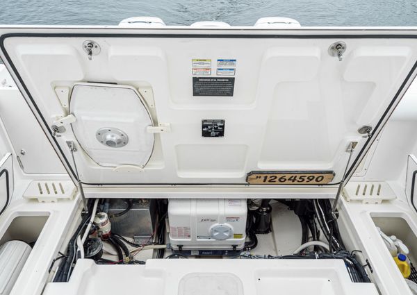 Boston-whaler 345-CONQUEST image