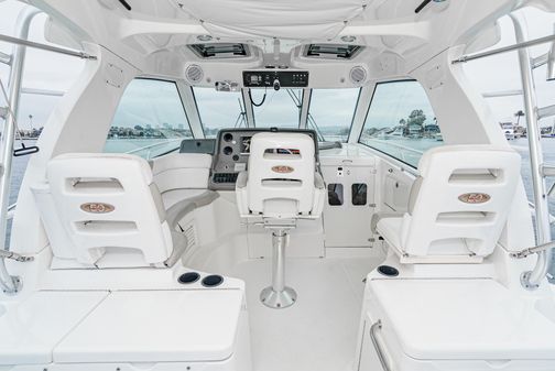 Boston-whaler 345-CONQUEST image