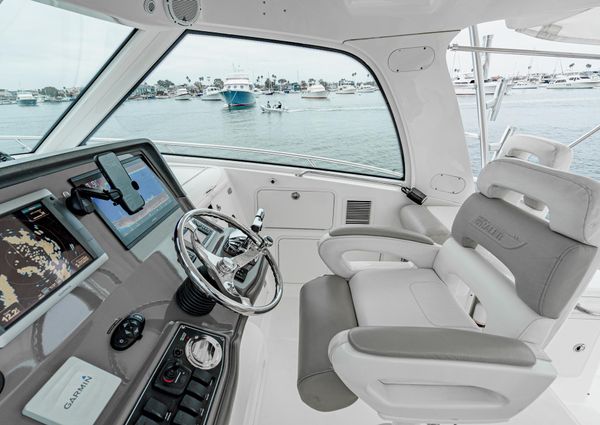 Boston-whaler 345-CONQUEST image