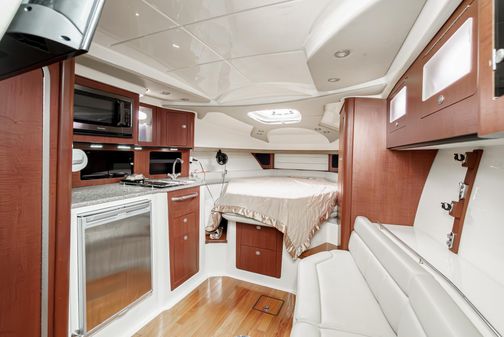 Boston-whaler 345-CONQUEST image