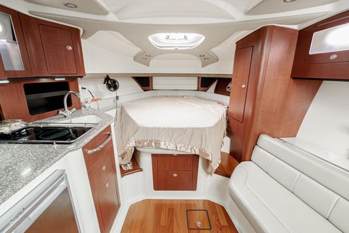 Boston-whaler 345-CONQUEST image