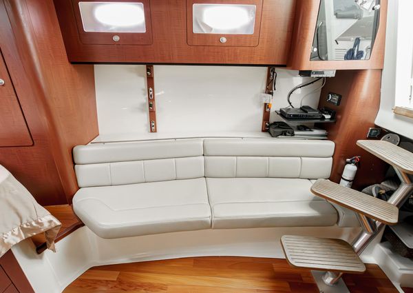 Boston-whaler 345-CONQUEST image