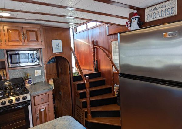 Marine-trader 49-PILOTHOUSE image