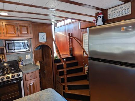 Marine-trader 49-PILOTHOUSE image