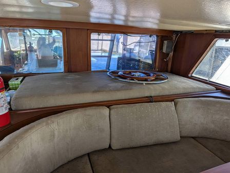 Marine-trader 49-PILOTHOUSE image