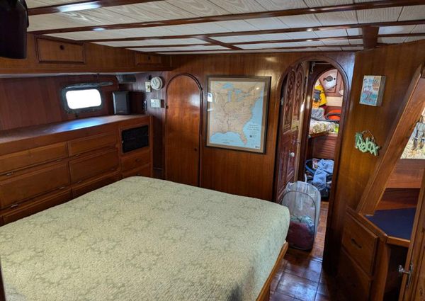 Marine-trader 49-PILOTHOUSE image