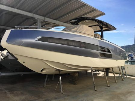 Invictus 320 GT image