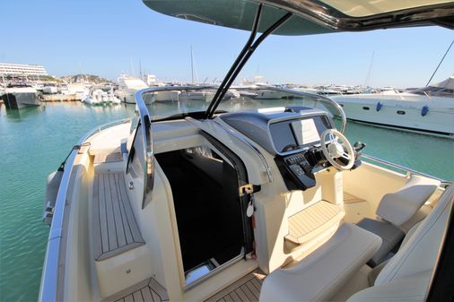 Invictus 320 GT image