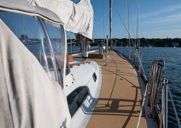 Hinckley H-48 Yawl image
