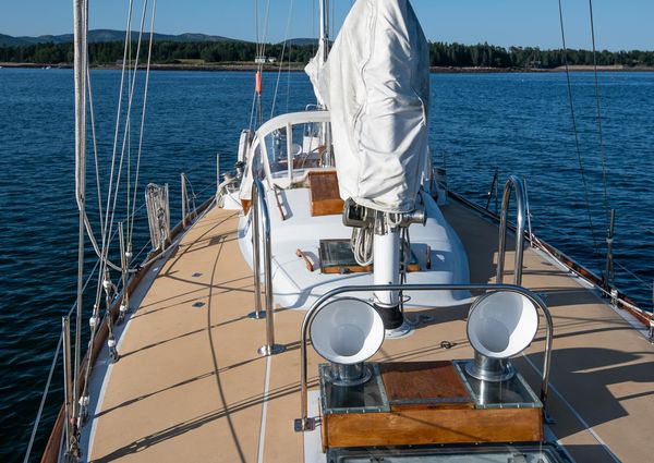 Hinckley H-48 Yawl image