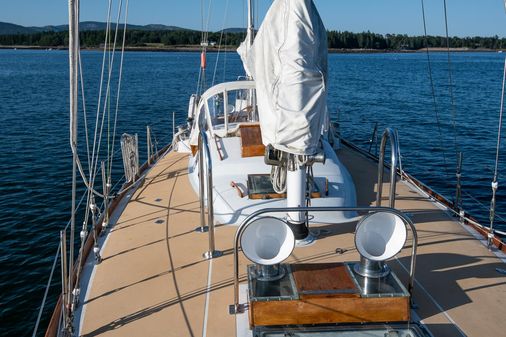 Hinckley H-48 Yawl image