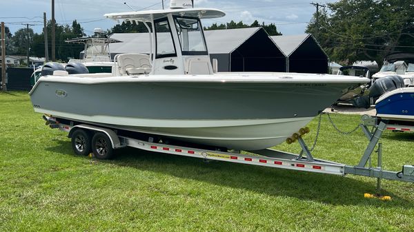 Sea Hunt Gamefish 27 with Coffin Box