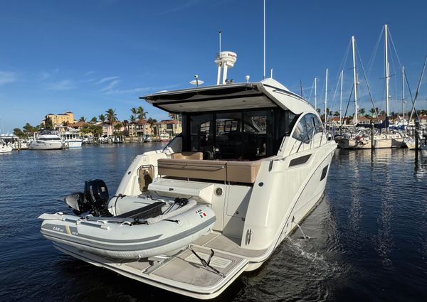 Sea Ray Sundancer 400 image