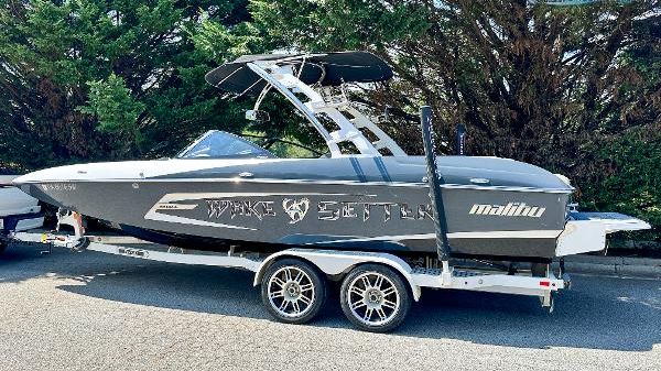 Malibu Wakesetter 22 MXZ 