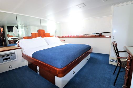 Burger Cockpit Motor Yacht image
