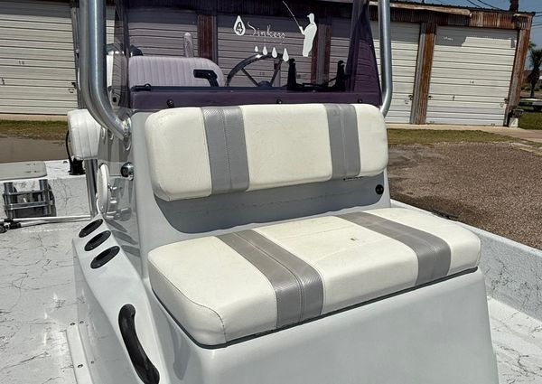 Majek 18 Redfish image