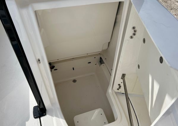 Robalo 226-CAYMAN image