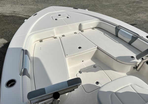 Robalo 226-CAYMAN image