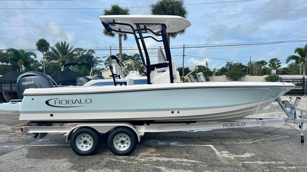 Robalo 226 Cayman 