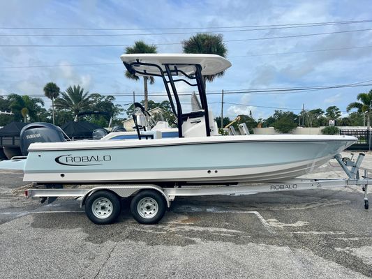 Robalo 226-CAYMAN - main image