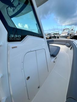 Boston Whaler 330 Outrage image