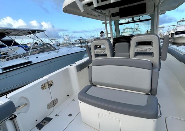 Boston Whaler 330 Outrage image