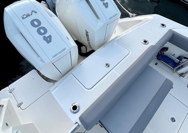 Boston Whaler 330 Outrage image