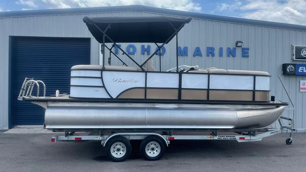 Bentley Pontoons 200 Navigator
