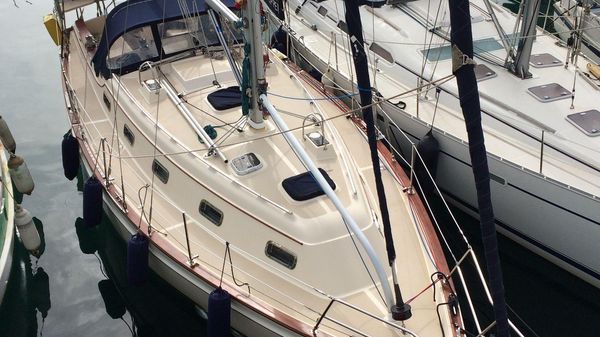 Island Packet 350
