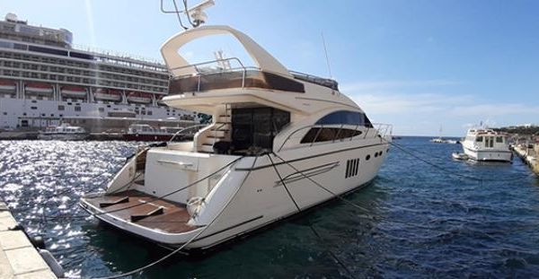 Princess Yachts 62 Flybridge image