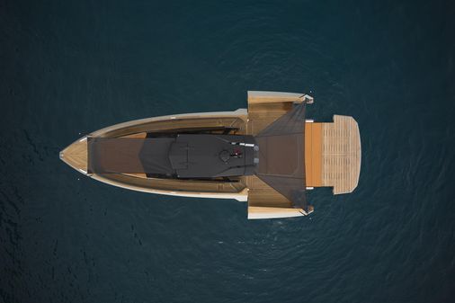 Evo Yachts R4+ image