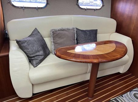 Tiara Yachts 3900 Sovran image