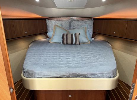 Tiara Yachts 3900 Sovran image