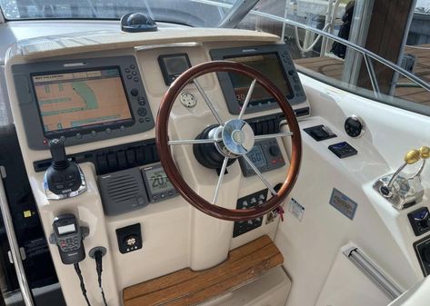 Tiara Yachts 3900 Sovran image