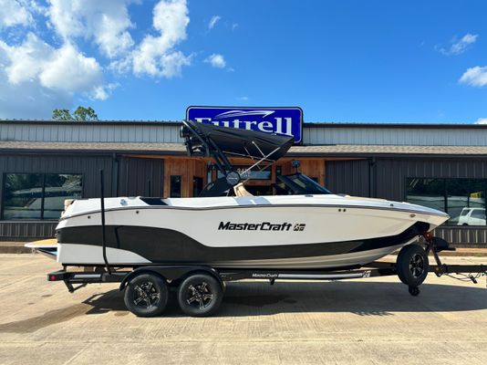 Mastercraft XT23 - main image