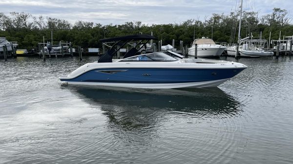 Sea Ray SLX 250 