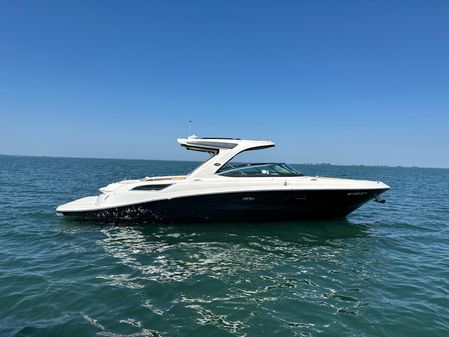 Sea Ray SLX 350 image