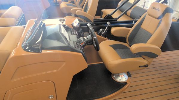 Bentley-pontoons ELITE-253-SWINGBACK image