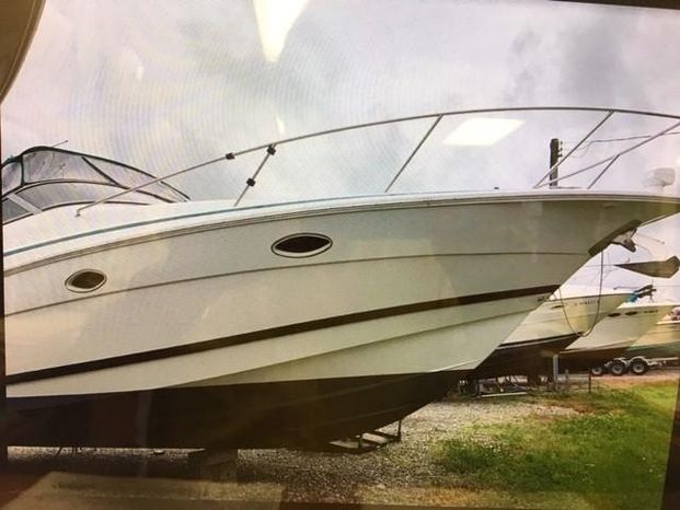 2000 Chris Craft 328 Express Harrison Township Michigan