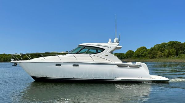 Tiara Yachts 4500 Sovran 