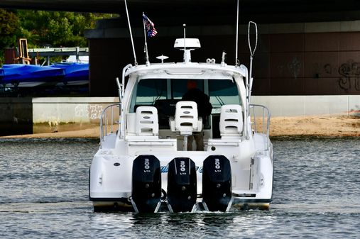 Boston Whaler 345 Conquest image