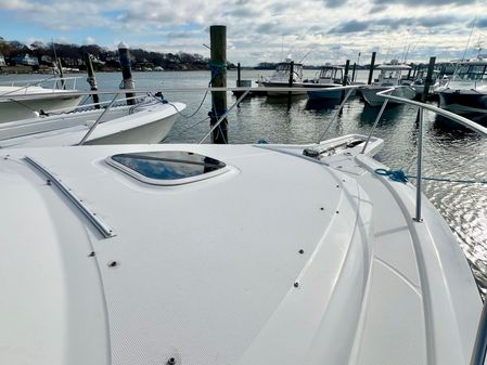 Boston Whaler 345 Conquest image