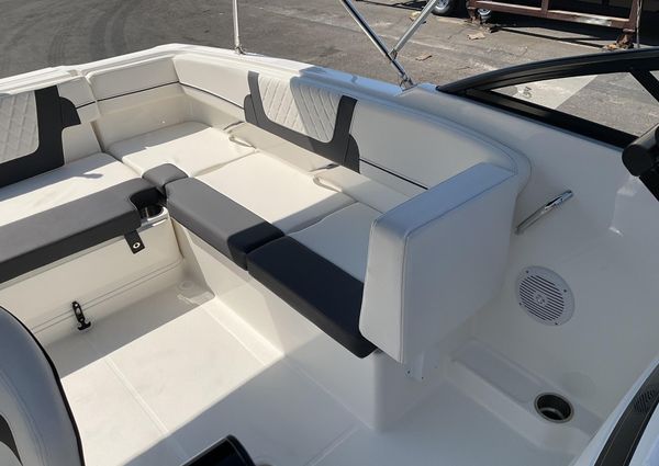 Bayliner VR4-BOWRIDER-OB image