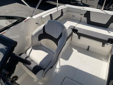 Bayliner VR4-BOWRIDER-OB image