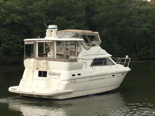 Cruisers Yachts 3750 Motoryacht - main image